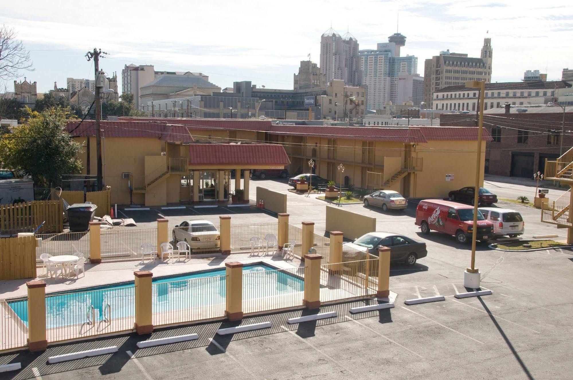 The Inn At Alamo / Riverwalk / Convention Center San Antonio Bagian luar foto